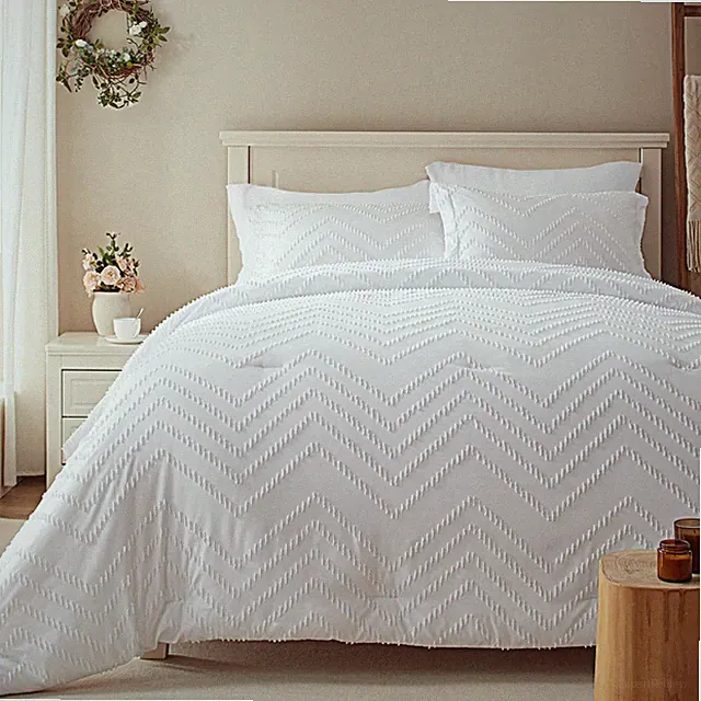 Queen Comforter Set, White Tufted Bed in a Bag 7 Pieces with comforters and Shee