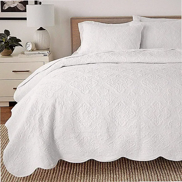 White Matelasse Medallion Scalloped Reversible Cotton Quilt Set Coverlet Daybed